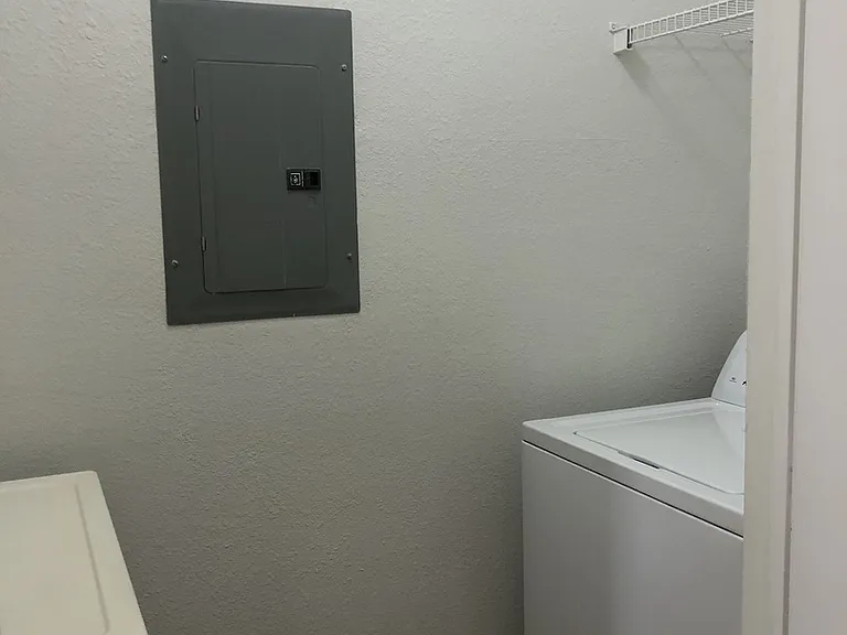 1821 Arbor Lakes Cir — Photo 17