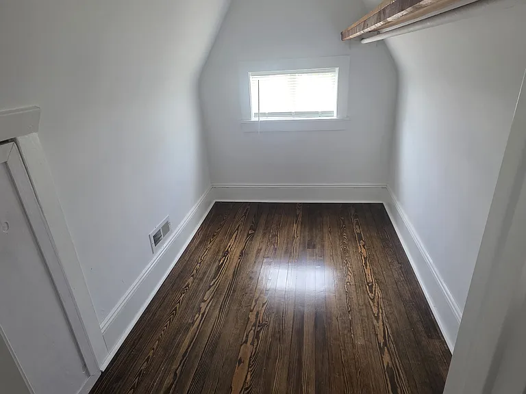 844 Forest St — Photo 36