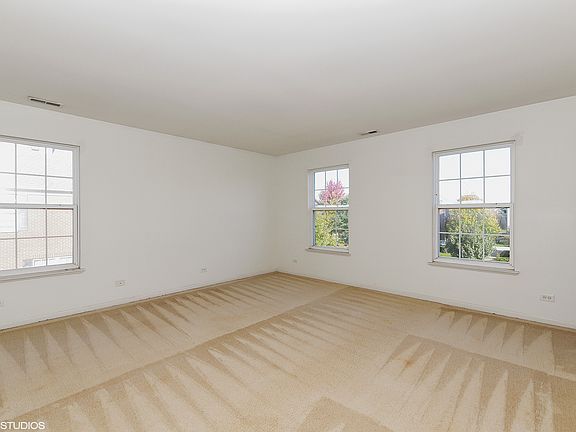 5th image of 1611 Edinburgh Dr #117-6