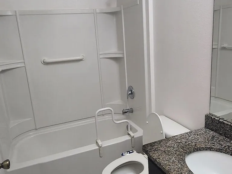 1817 Elkins Point Dr — Photo 21