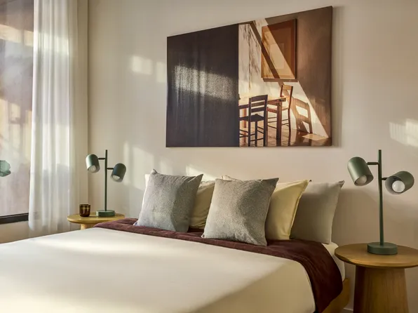 323 Bergen Street image 3 of 13