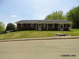 2125 Emerson St, Dubuque, IA 52001