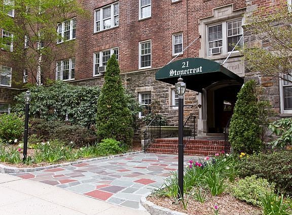 2nd image of 21 N Chatsworth Ave APT 3J