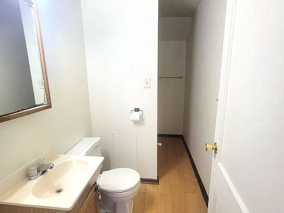 5th image of 410 Congress St