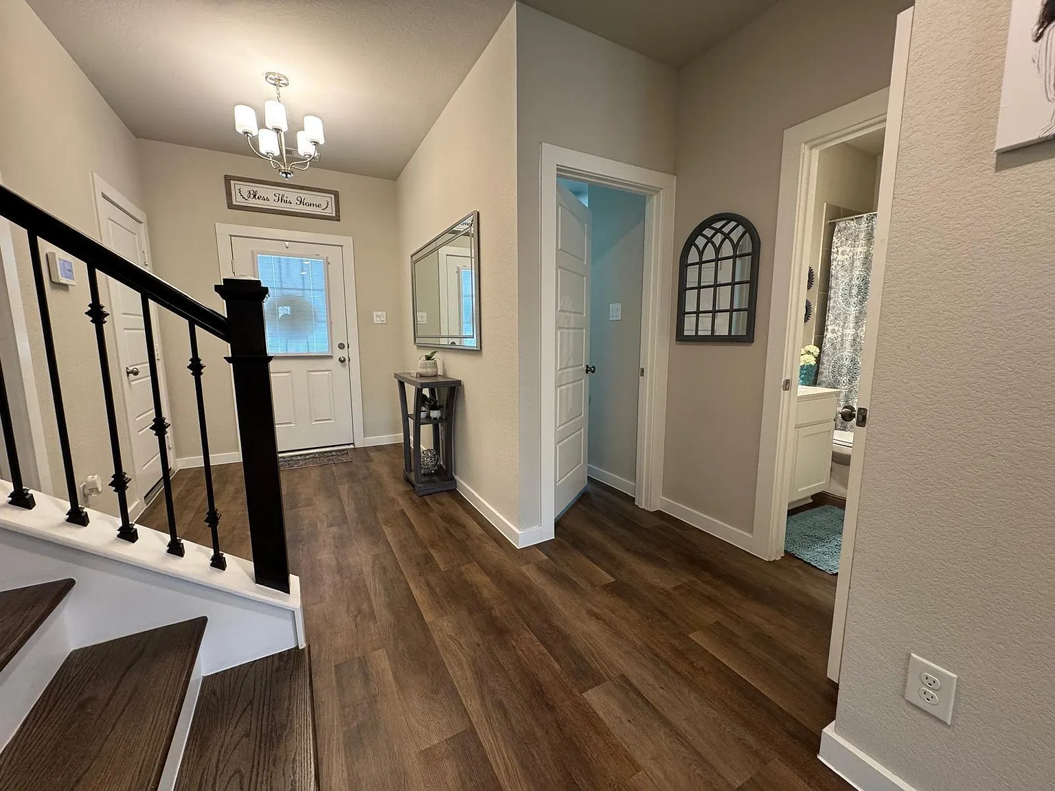 5 bed, 3.0 bath, 2741 sqft, $3,150 — Photo 4