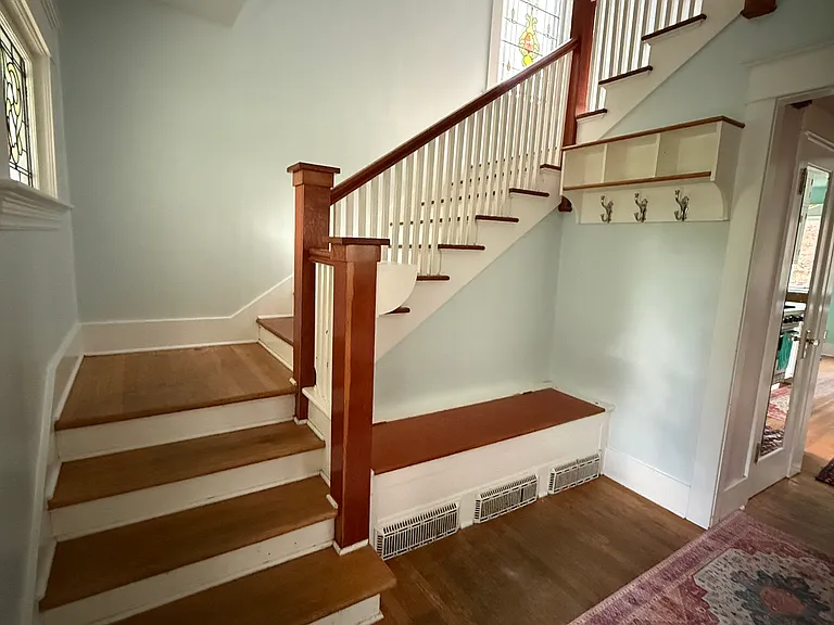 4534 Thackeray Pl NE — Photo 10
