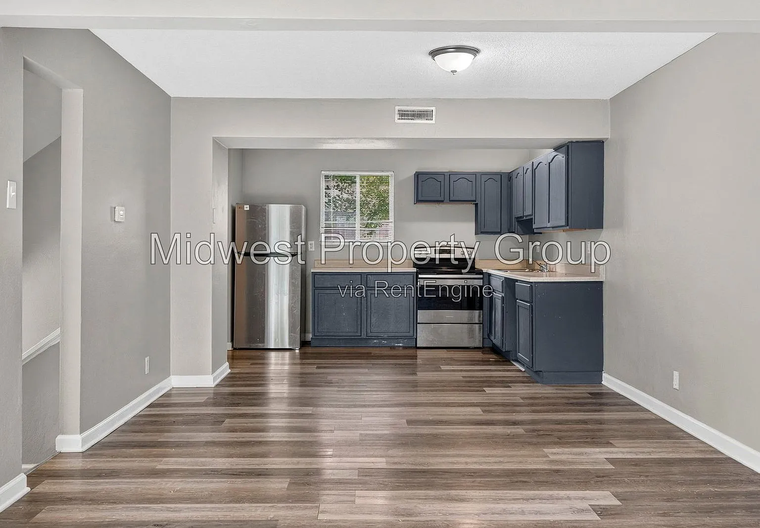 4 bed, 2.5 bath, 2790 sqft, $1,795 — Photo 1