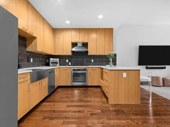 42-60 Crescent St #7E, Long Island City, NY 11101