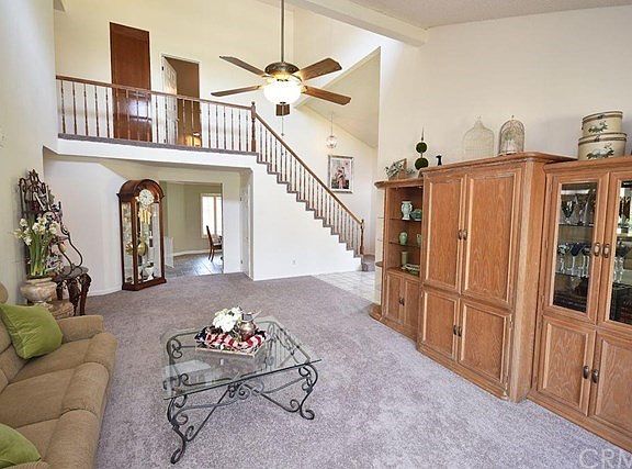 Large living room with vaulted ceilings