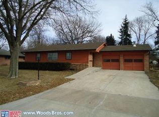 1156 N 8th St, Seward, NE 68434