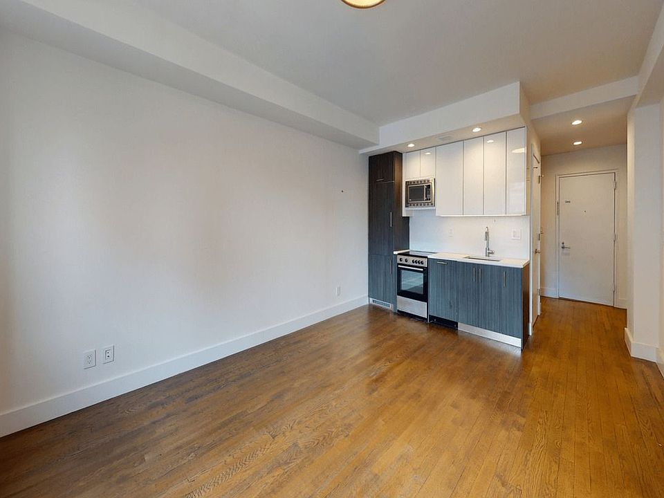 1st image of 666 W End Ave APT 11O