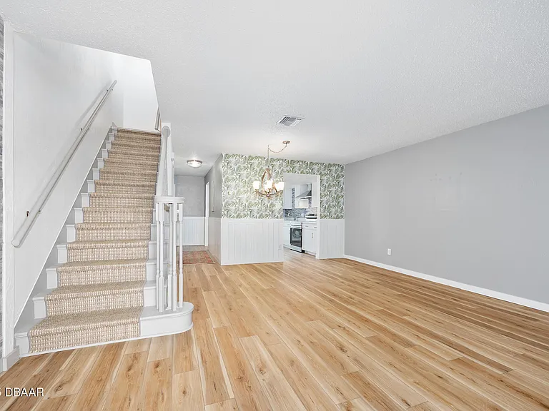 56 Chippingwood Ln — Photo 13