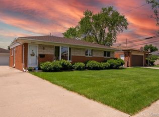 32819 Bunert Rd, Warren, MI 48088