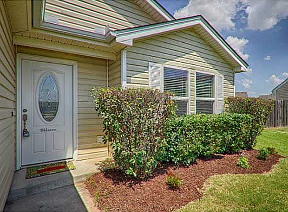 2nd image of 1001 SW 153rd St