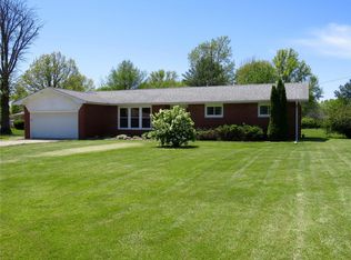 700 W Oak St, Gillespie, IL 62033