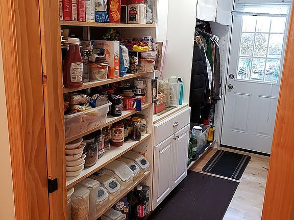 Walk-in Pantry