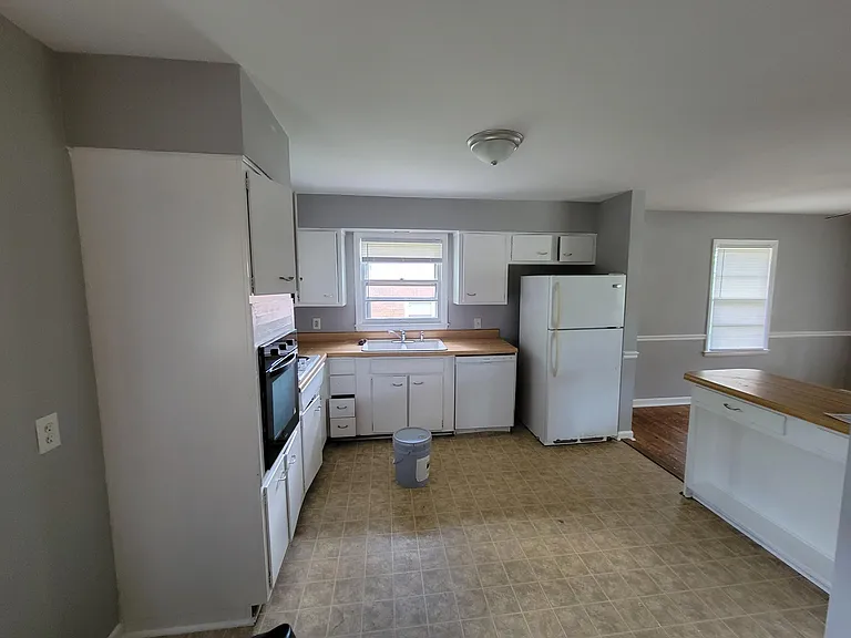 1728 Shenandoah Dr — Photo 3