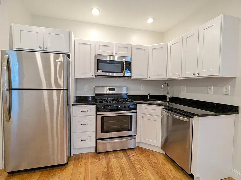 44 Cogswell Ave — Photo 2