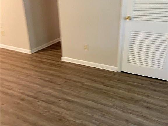5th image of 820 N Eppington Dr