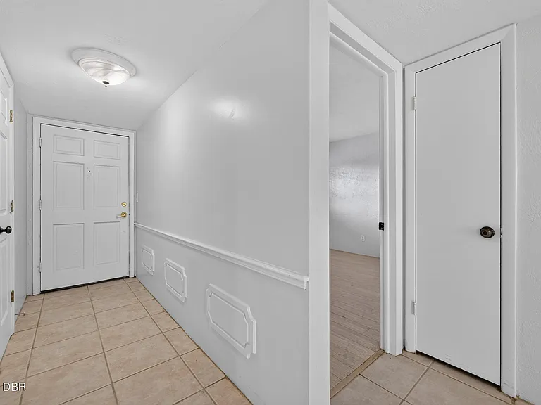 118 S Halifax Ave #402 — Photo 3