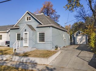 817 8th Ave NE, Minot, ND 58703