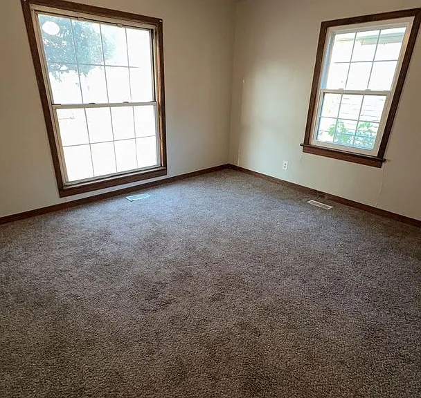 705 W Indiana Ave — Photo 5