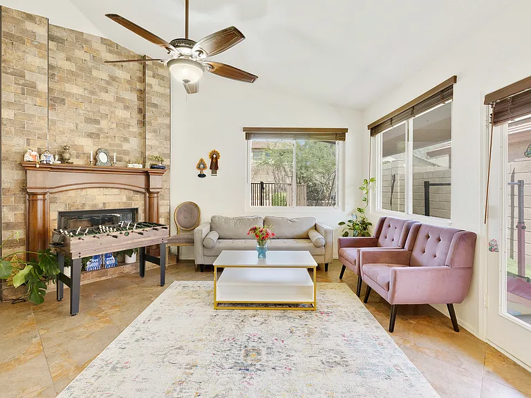 4704 E Weaver Rd — Photo 50