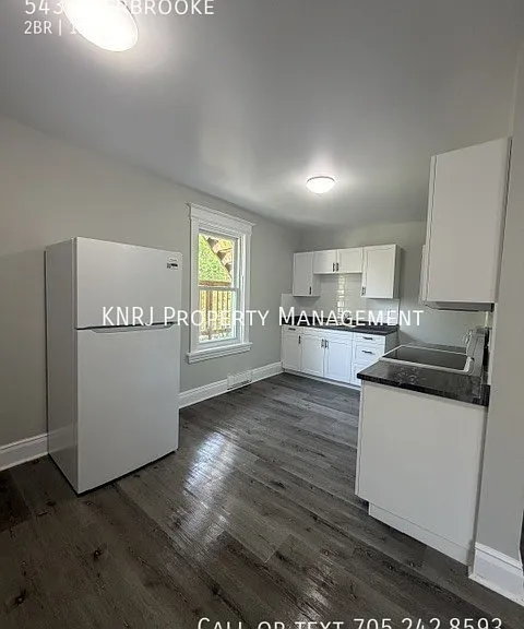 543 Sherbrooke St — Photo 2