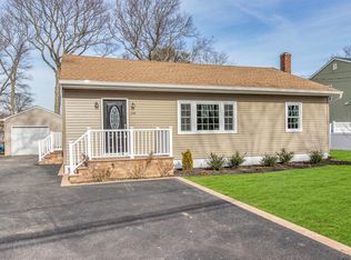 255 Furrows Rd, Holbrook, NY 11741