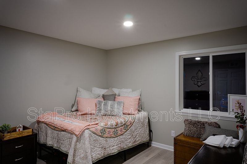 1st image of 2360 Hamilton Ave #36