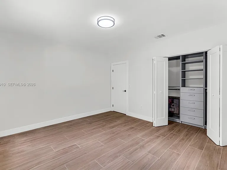 1015 Pizarro St — Photo 26
