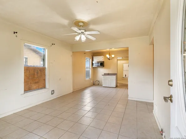 2911 Lombrano, San Antonio, TX 78228