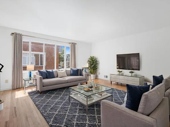 43 W 30th St, Bayonne, NJ 07002