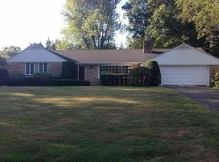 123 Crestview Cir, Longmeadow, MA 01106