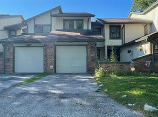12110 Rush Creek Way, Maryland Heights, MO 63043