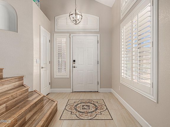 3rd image of 2007 E VILLA MARIA Drive