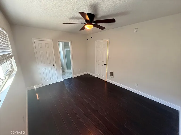 2530 Carmona Ave — Photo 7