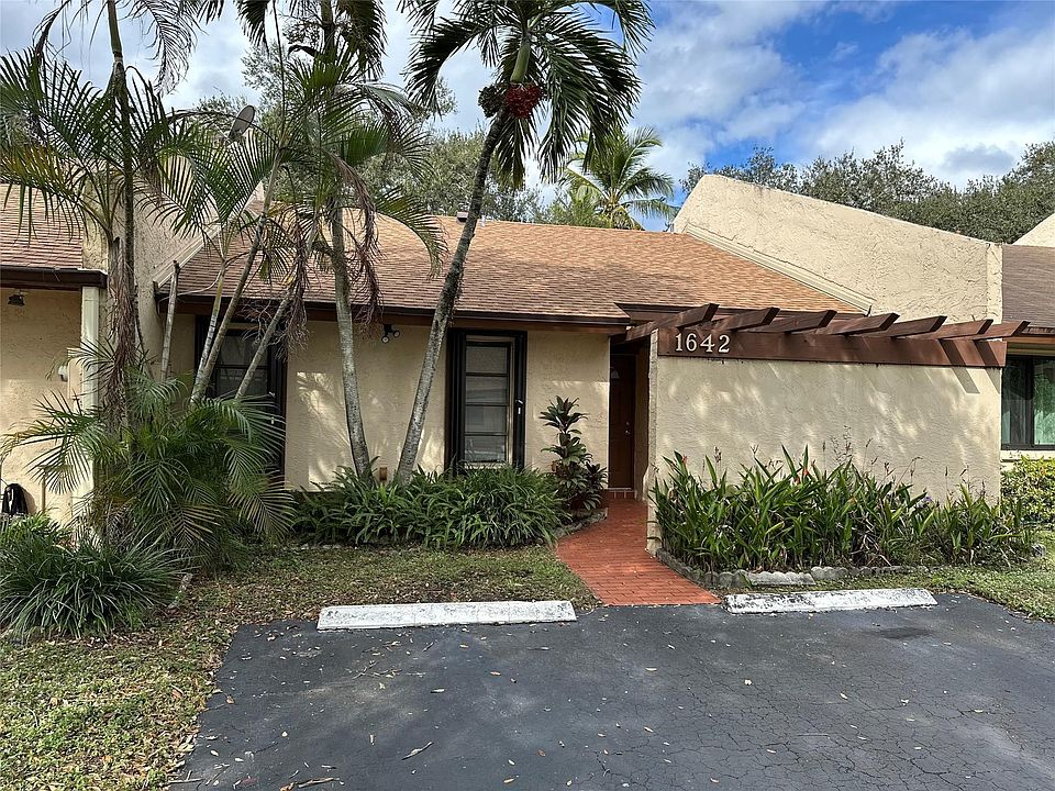 1st image of 1642 NW 96th Avenue