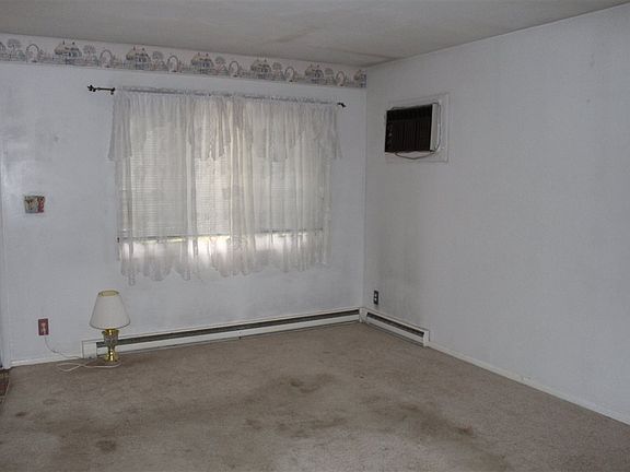 2nd image of 313 Holiday Dr