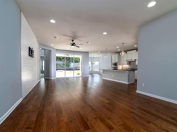 4th image of 109 Rose Heath Ln