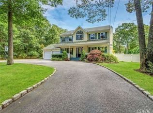 9 Josiah Foster Path, East Quogue, NY 11942