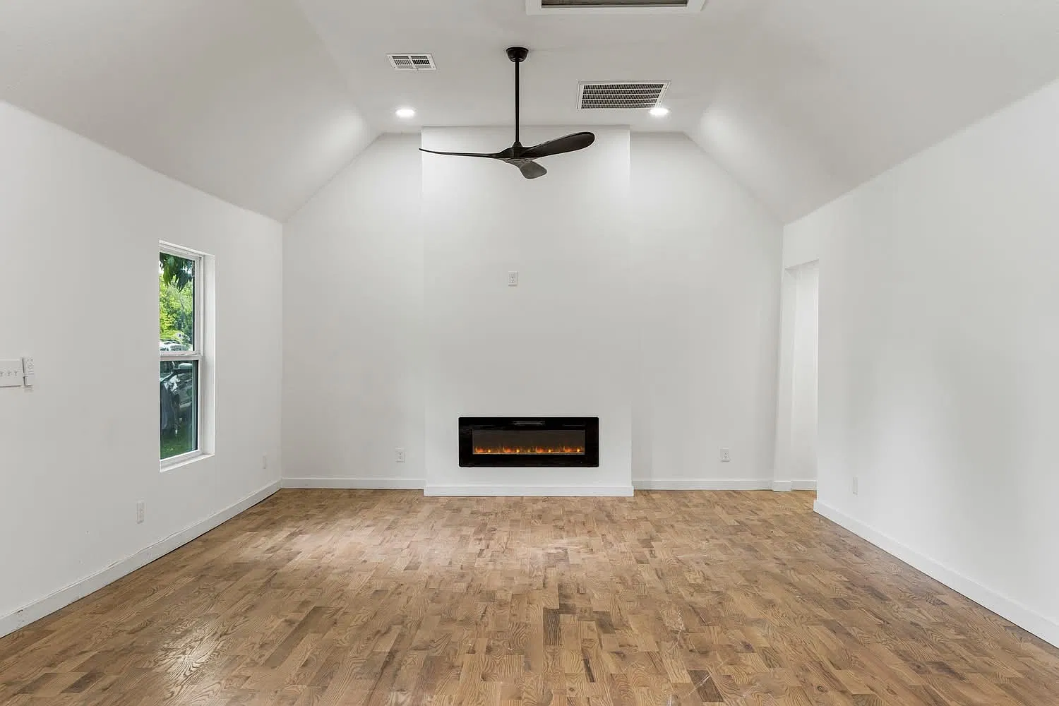320 East Greeley Street - 1 — Photo 2