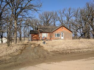 28631 750th Ave, Clarks Grove, MN 56016