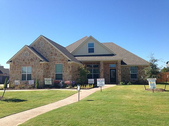 2nd image of 920 Queen Elizabeth Dr
