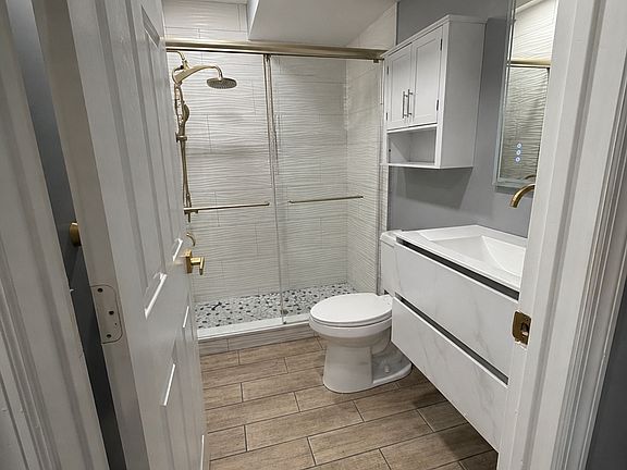 4th image of 507 Grand Ave #B