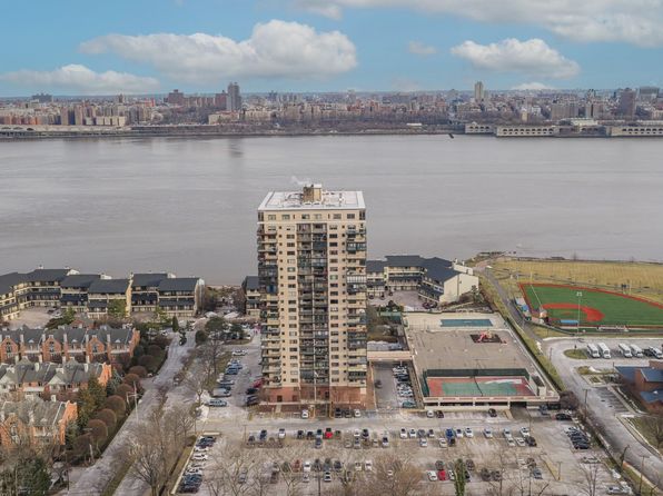 1203 River Rd APT 20C