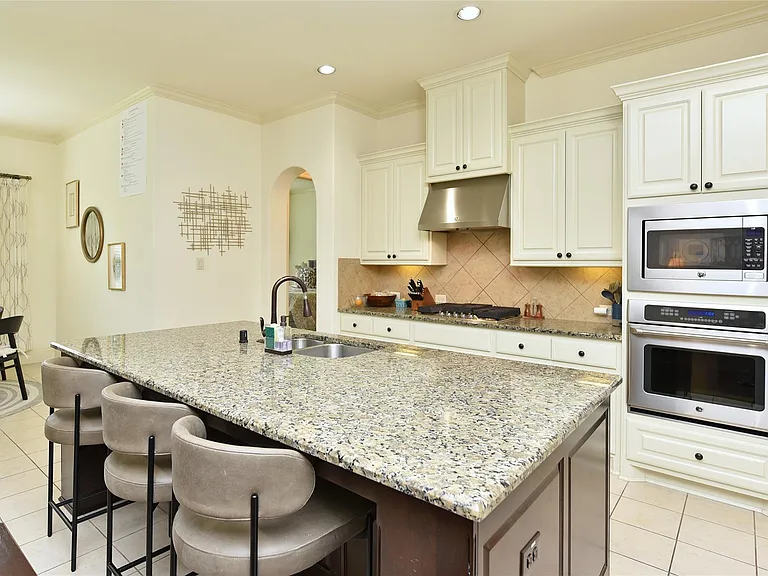13117 Stoneleigh Terrace Dr — Photo 11