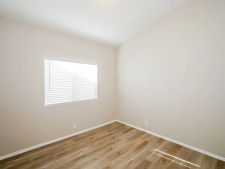 1069 W Glenmere Dr — Photo 14