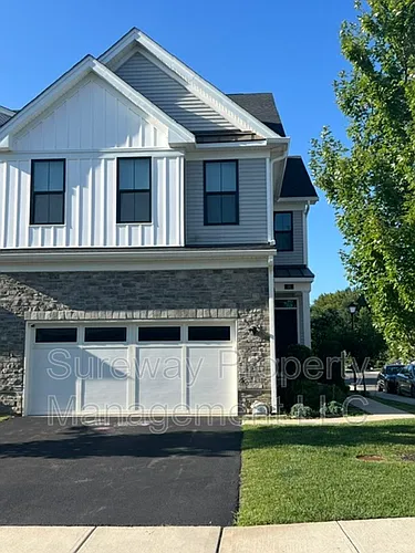 33 Clover Ln Photo 1