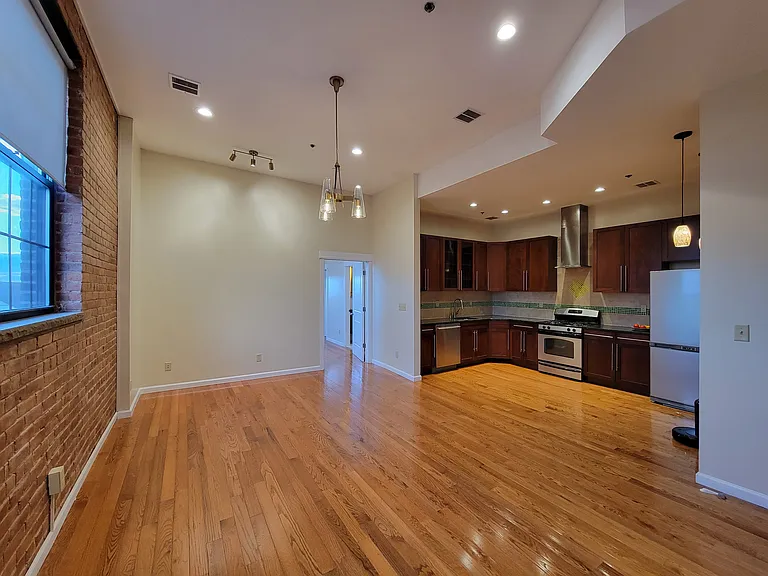 9 E 18th St #3 — Photo 2